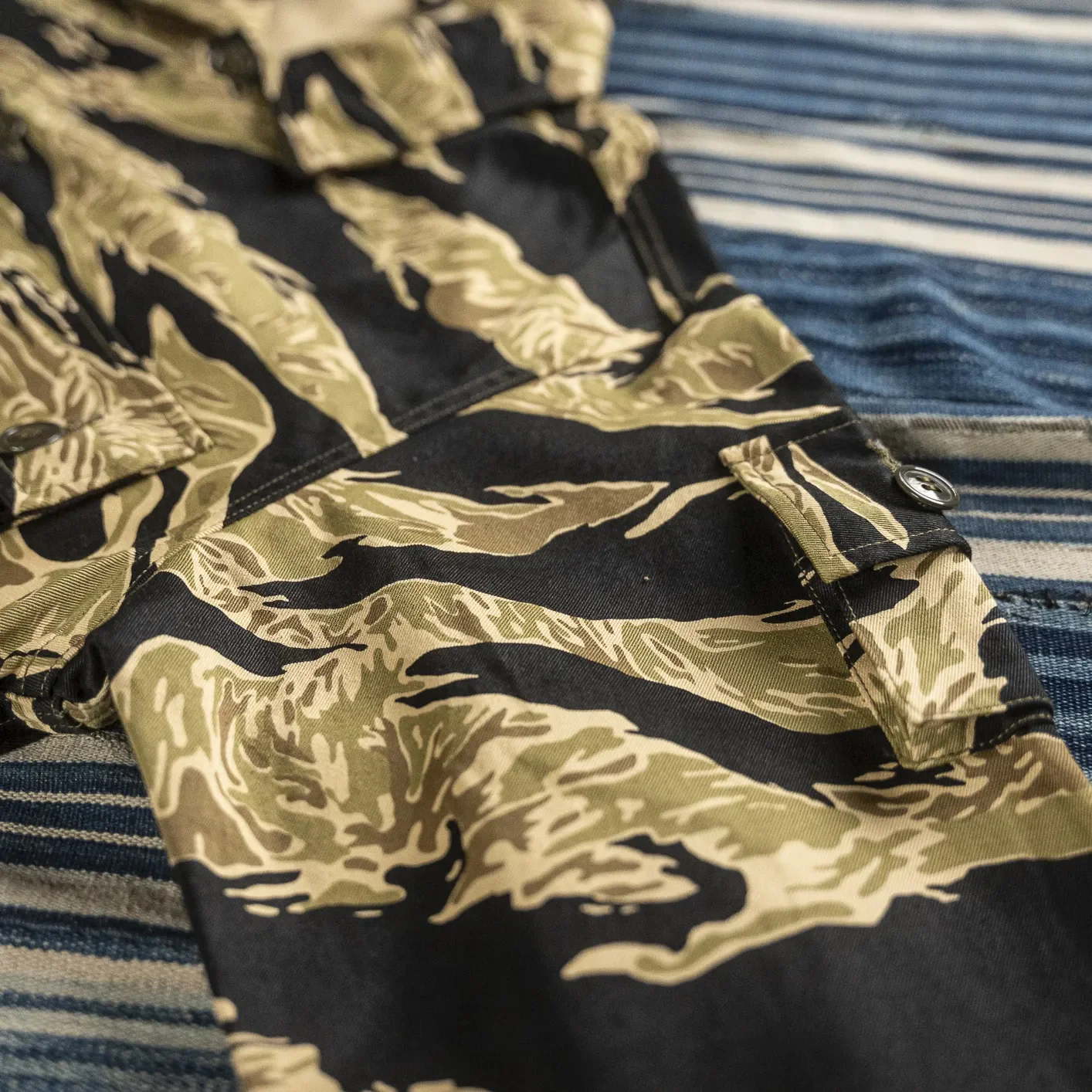 Buzz Rickson's Gold Tiger Camouflage Jacket - Image 4