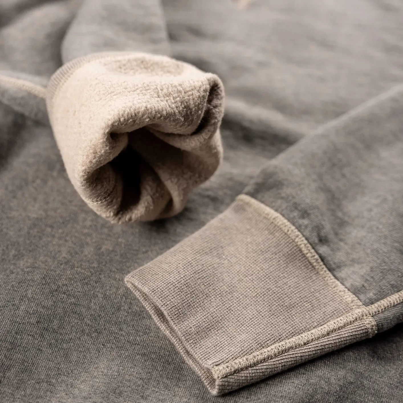 Deluxeware 20oz Loopwheeled Flat Seam Sweatshirt – Grey / Beige - Image 3