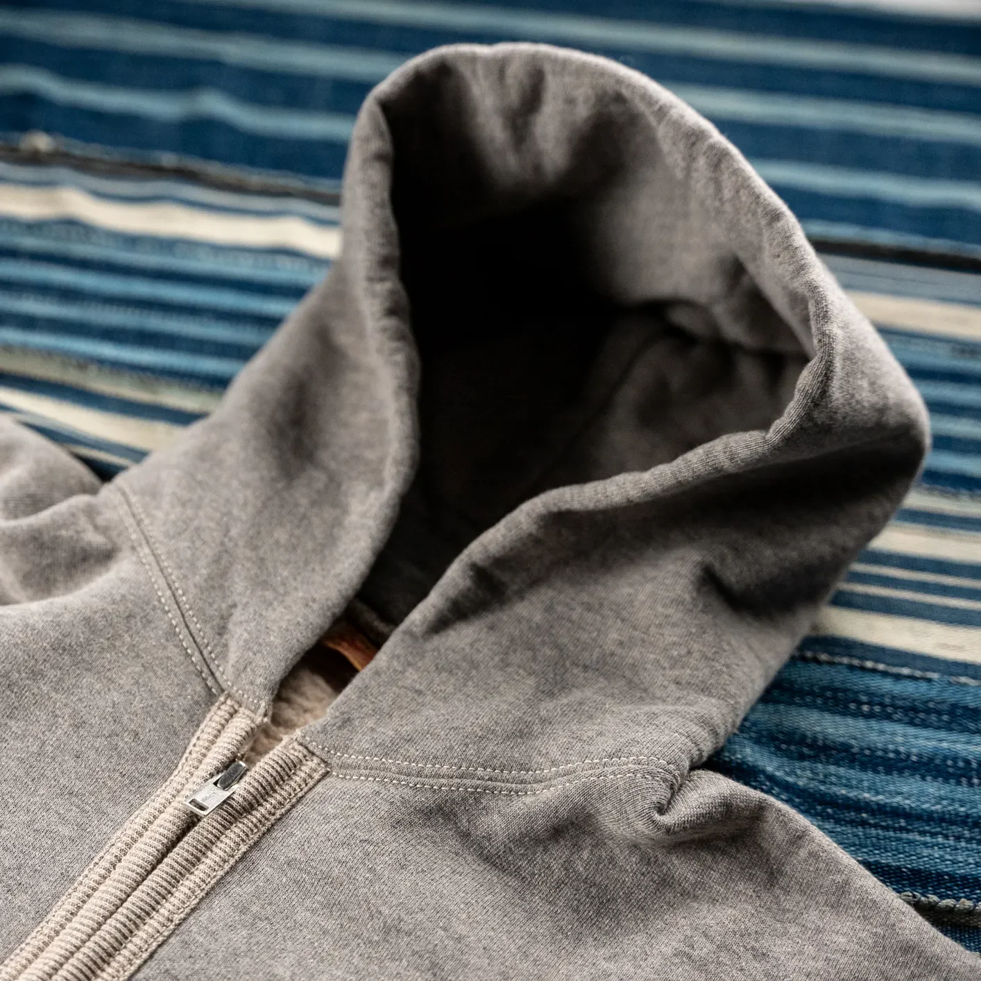 Deluxeware 20oz Loopwheeled Flat Seam Zip Hoodie – Grey / Beige - Image 2