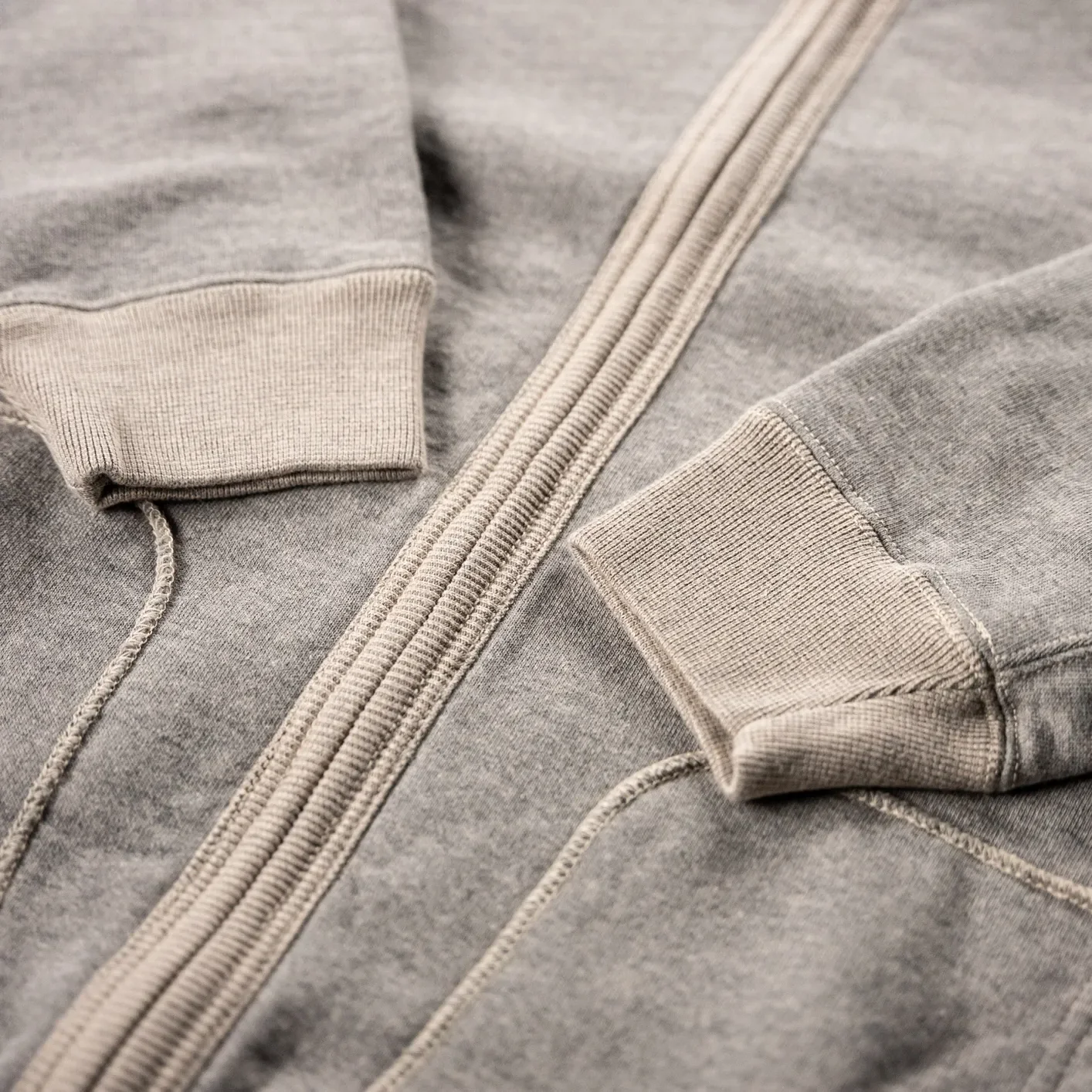 Deluxeware 20oz Loopwheeled Flat Seam Zip Hoodie – Grey / Beige - Image 4
