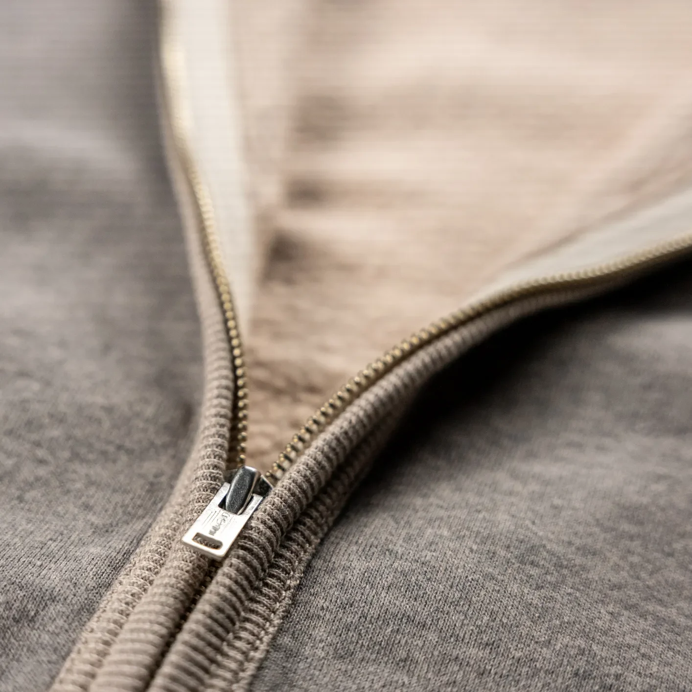 Deluxeware 20oz Loopwheeled Flat Seam Zip Hoodie – Grey / Beige - Image 5