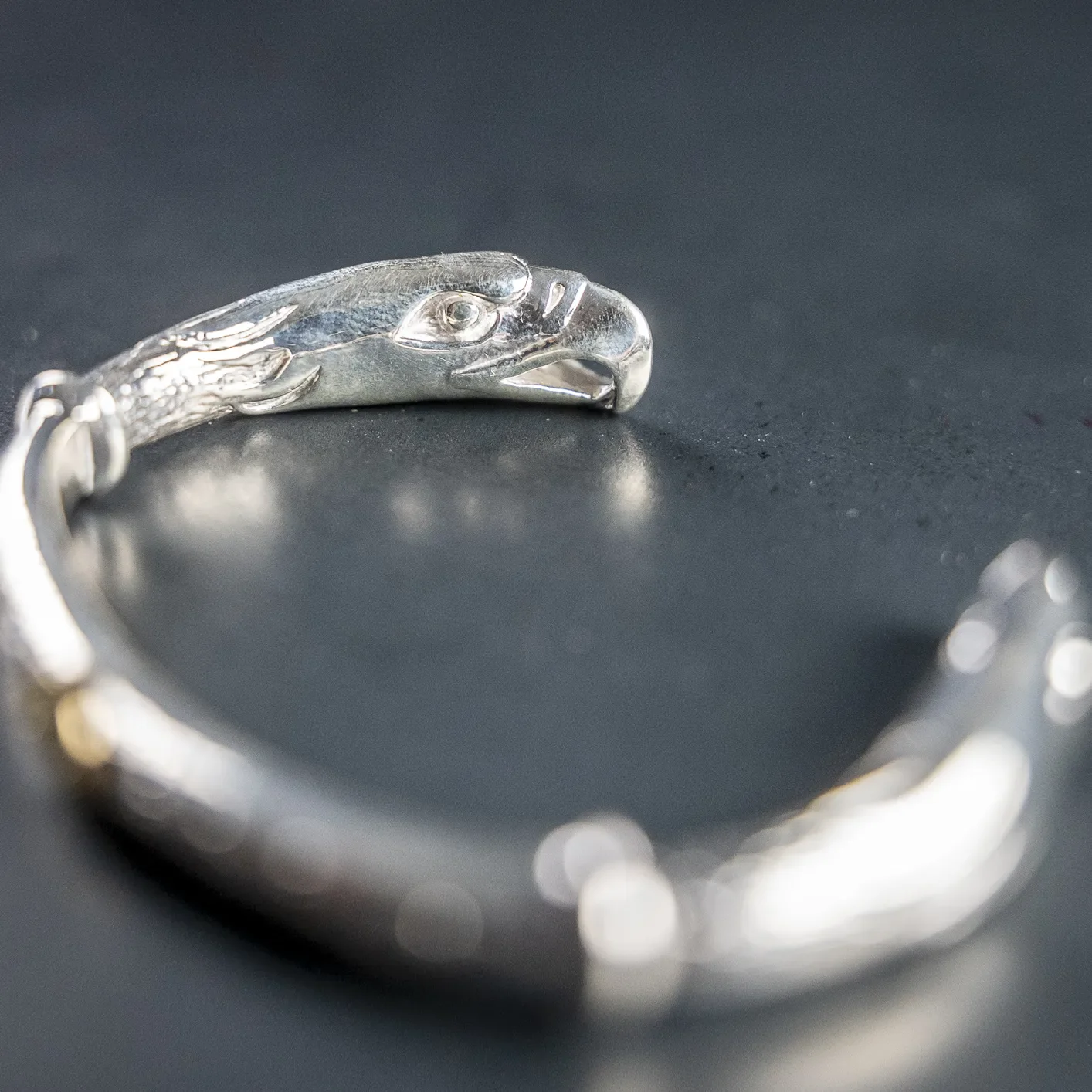 First Arrow's ‘Double Eagle’ Bangle – 950 Silver / BR-296 - Image 5
