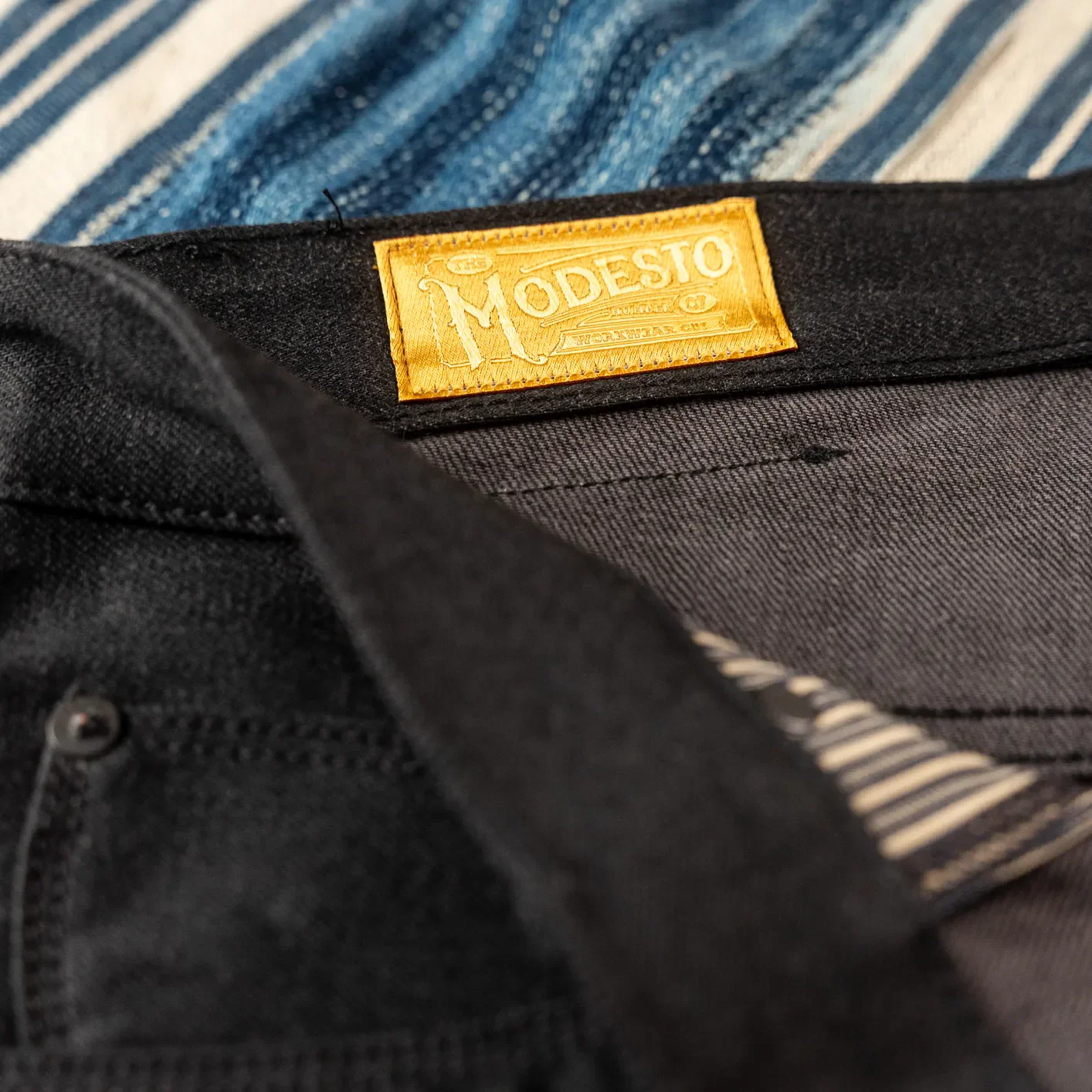 Freenote Cloth 'Modesto' 14.25oz Yoshiwa Selvedge Jeans – Black x Grey / Wide Straight - Image 6