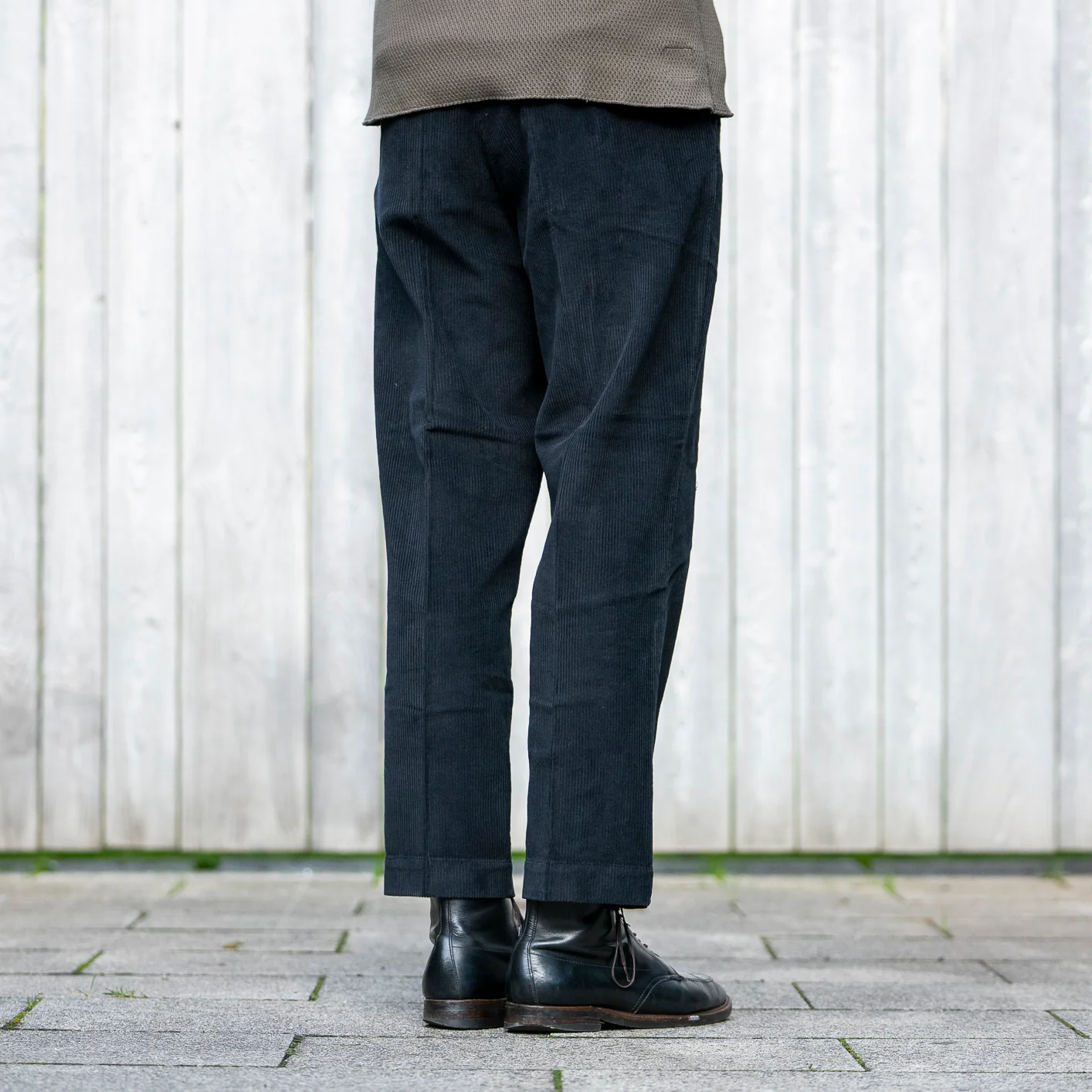 Merz b. Schwanen 10,3oz Corduroy Pleat Chino – Black / Relaxed Tapered - Image 6
