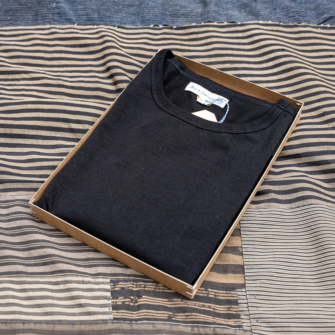 Merz b. Schwanen 215 7.2oz Loopwheeled T-Shirt – Deep Black - Image 3