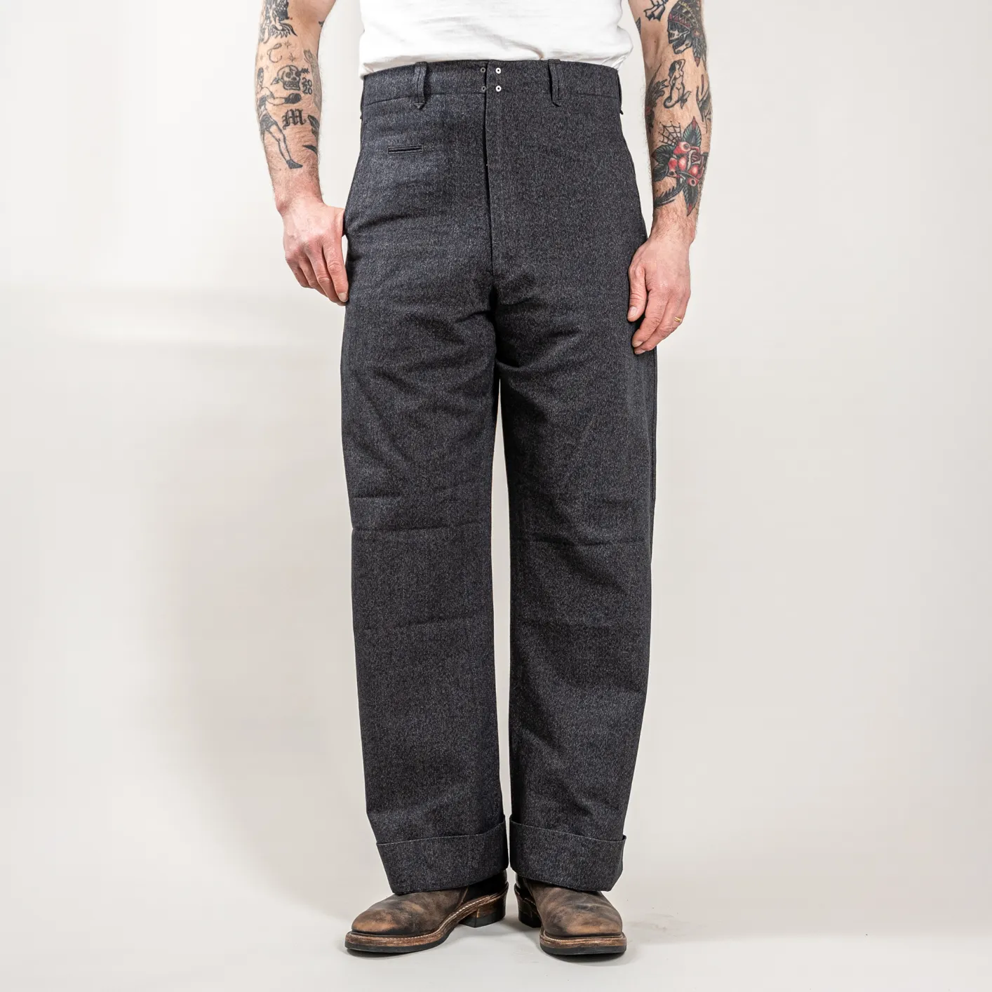 MotivMfg Silk Pier Trousers – Salt & Pepper Anthracite / Classic Straight