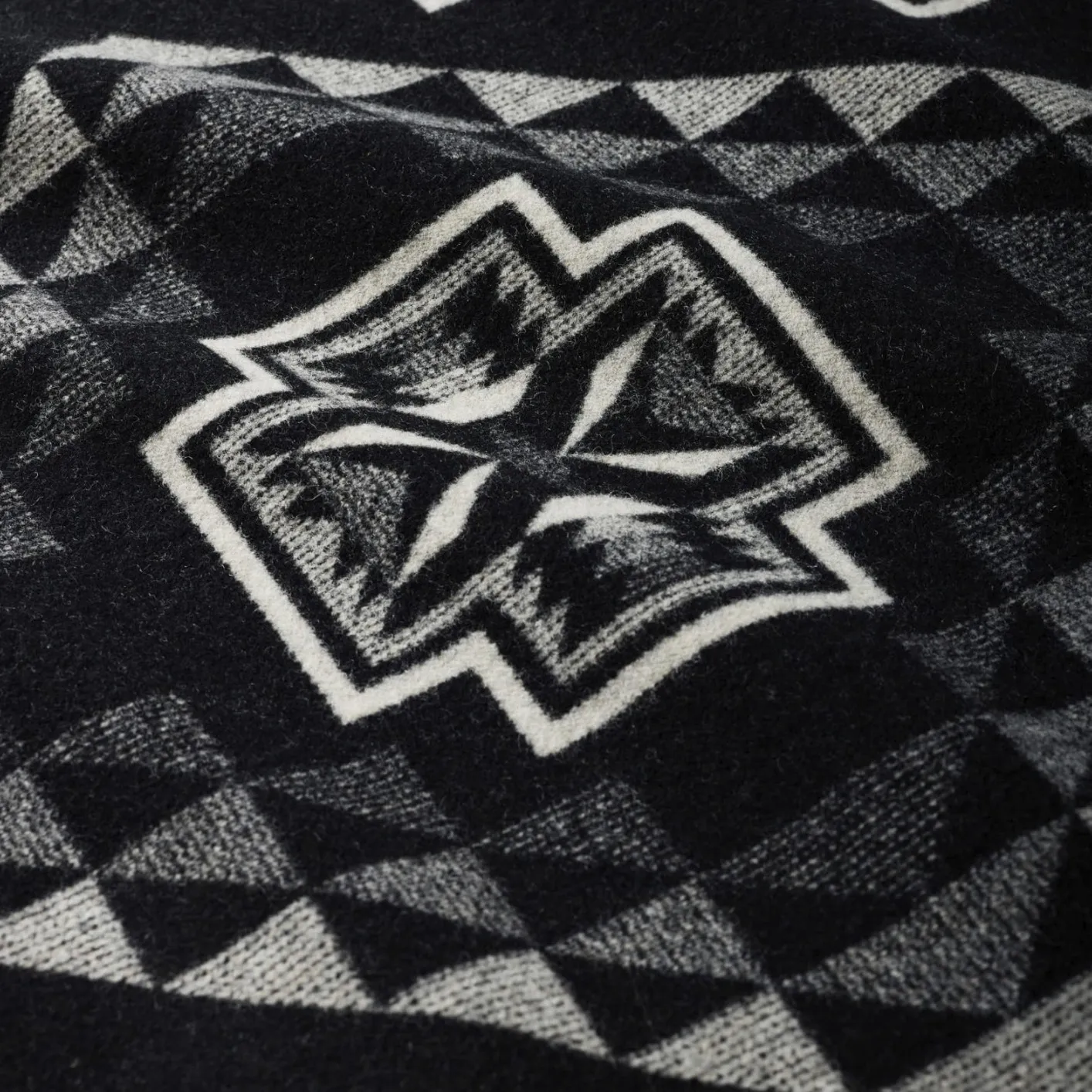 Pendleton Jacquard Blanket - Oxbow - Image 4