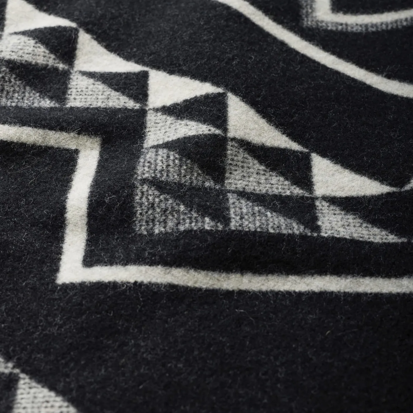 Pendleton Jacquard Blanket - Oxbow - Image 5
