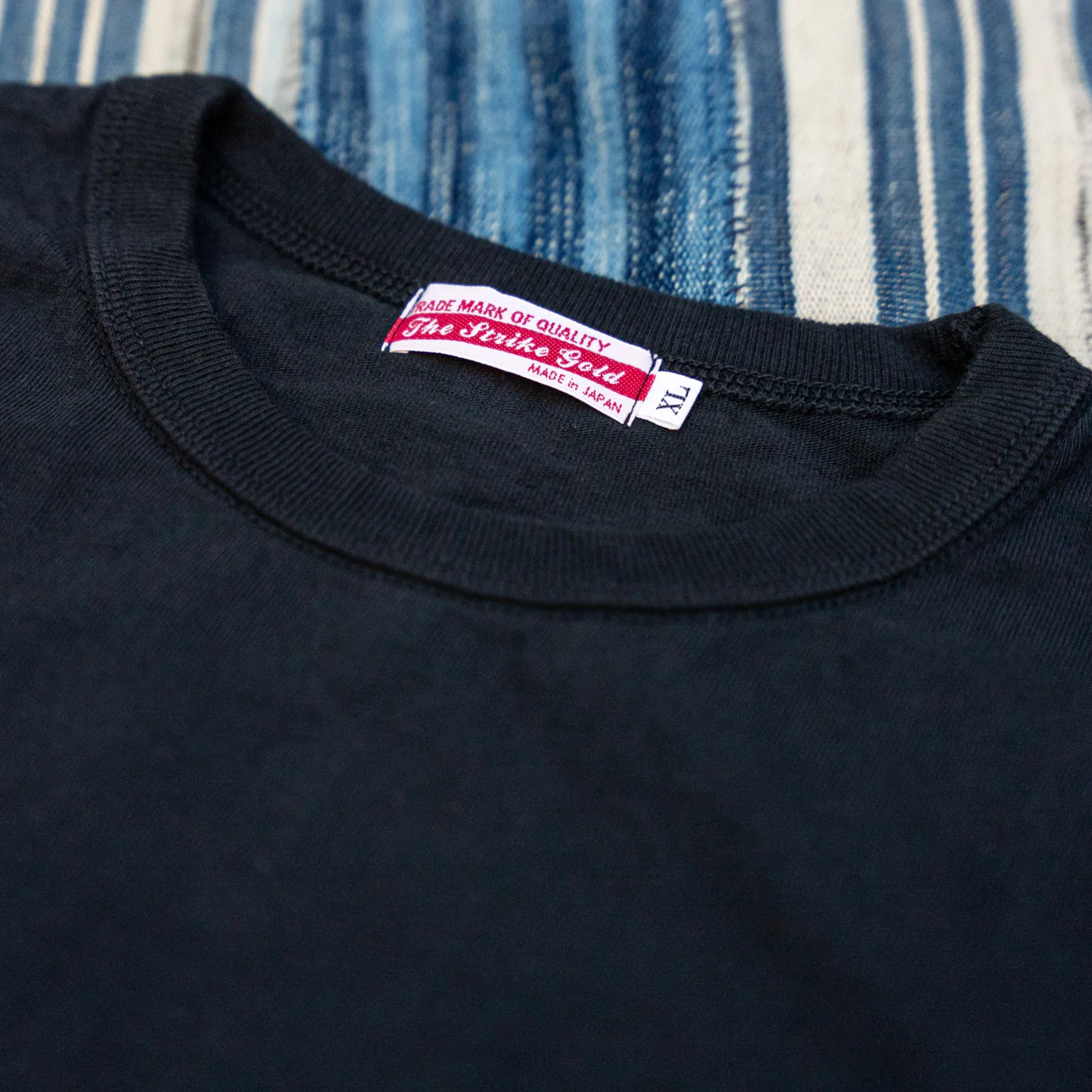 Strike Gold 9.8oz Loopwheeled T-Shirt – Black - Image 2