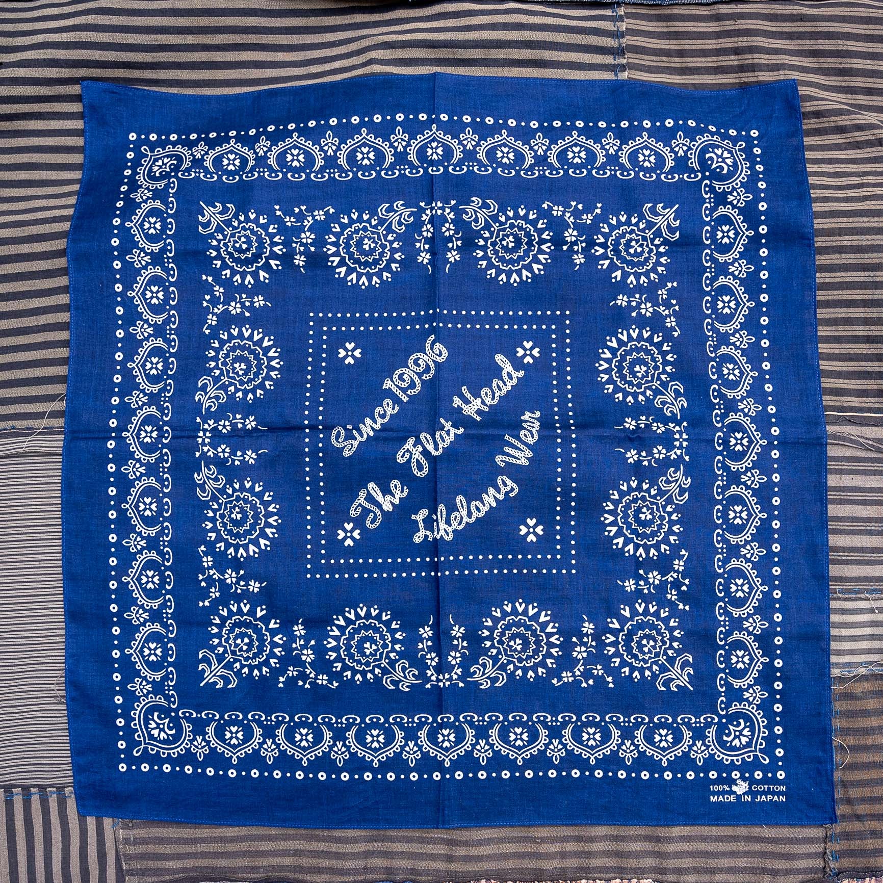 The Flat Head Paisley Bandana – Navy