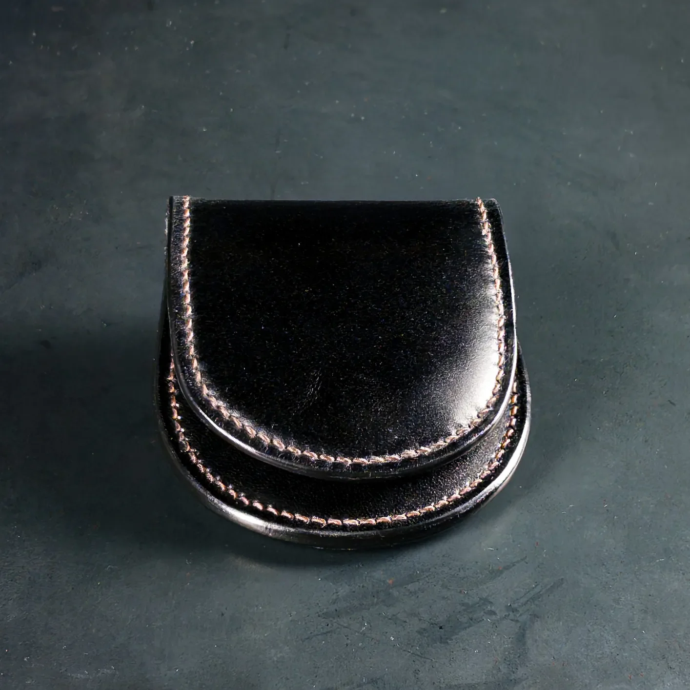The Flat Head ‘Shinki Hikaku’ Cordovan Coin Case – Black