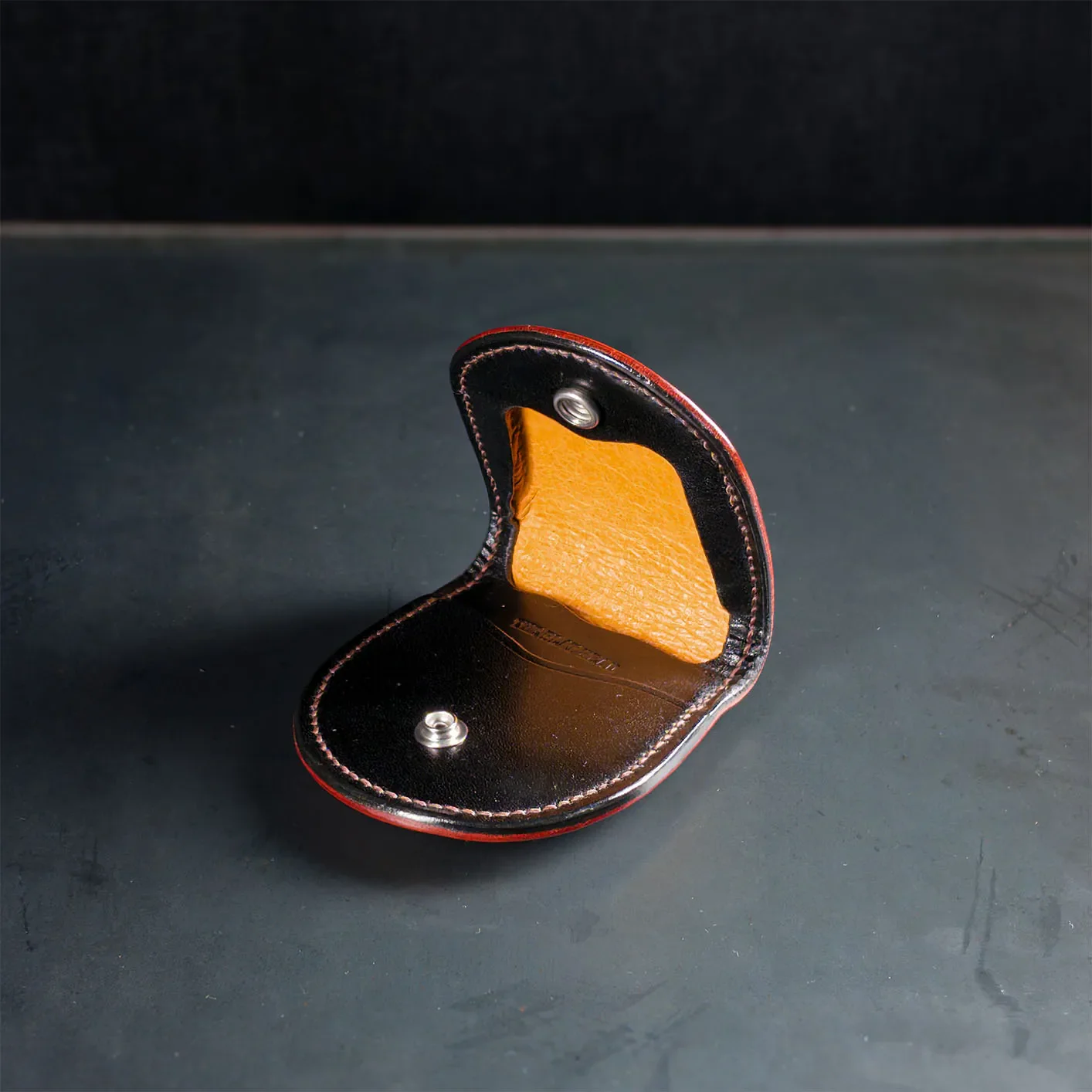 The Flat Head ‘Shinki Hikaku’ Cordovan Coin Case – Brown - Image 2