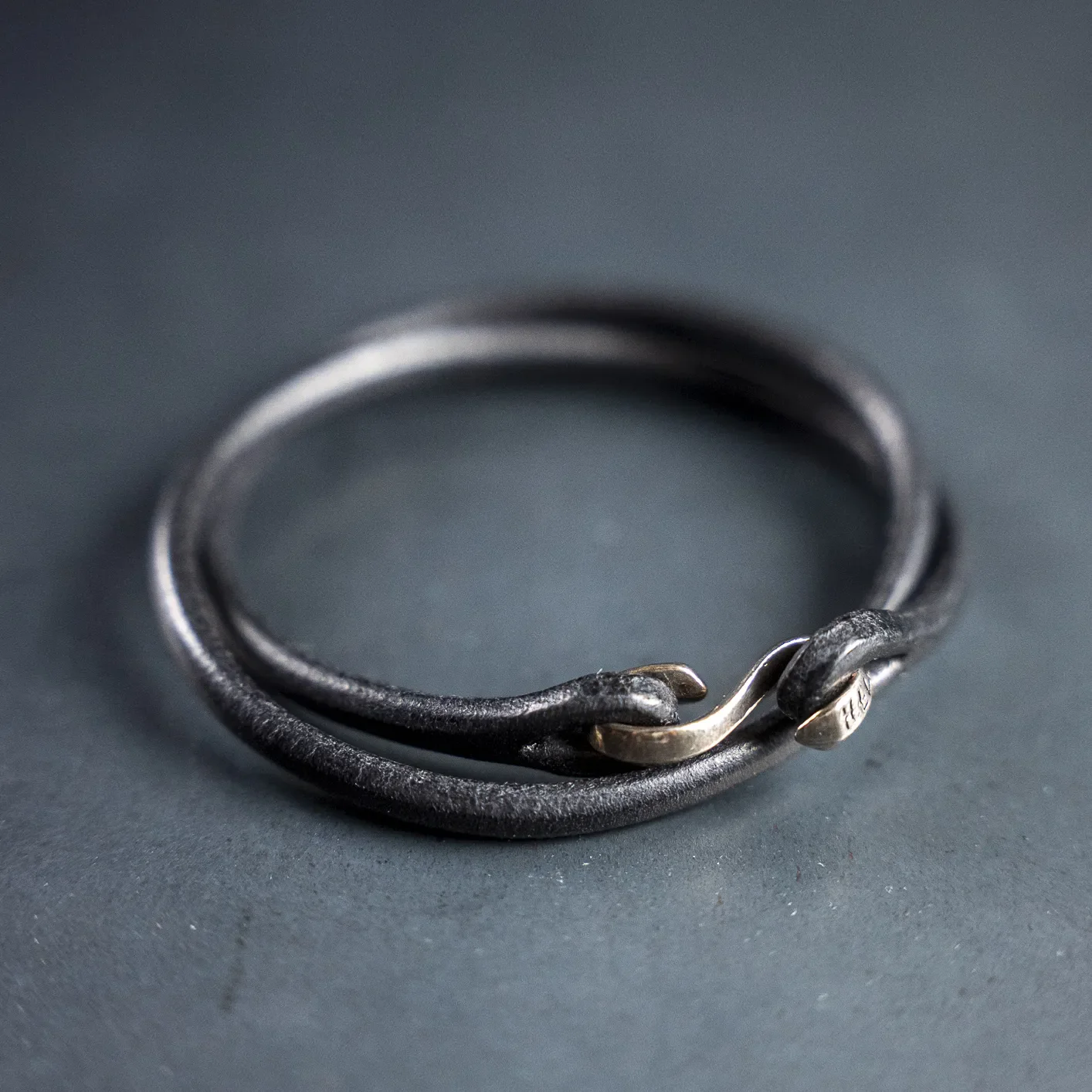 The Flat Heat Double Leather Bracelet - Sterling Silver Hook Closure / Black