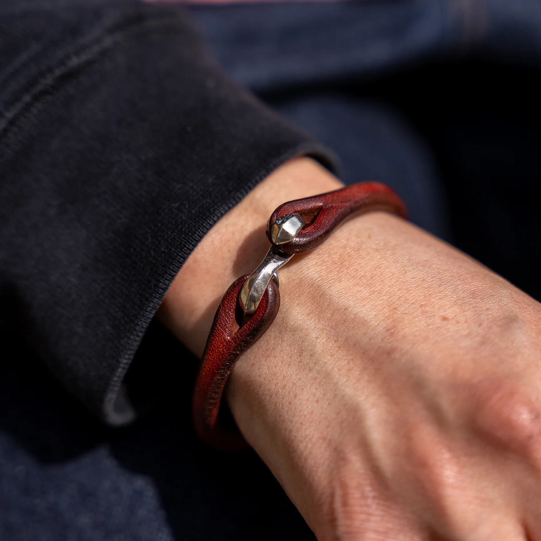The Flat Heat Single Leather Bracelet – Sterling Silver Hook Closure / Brown - Image 2