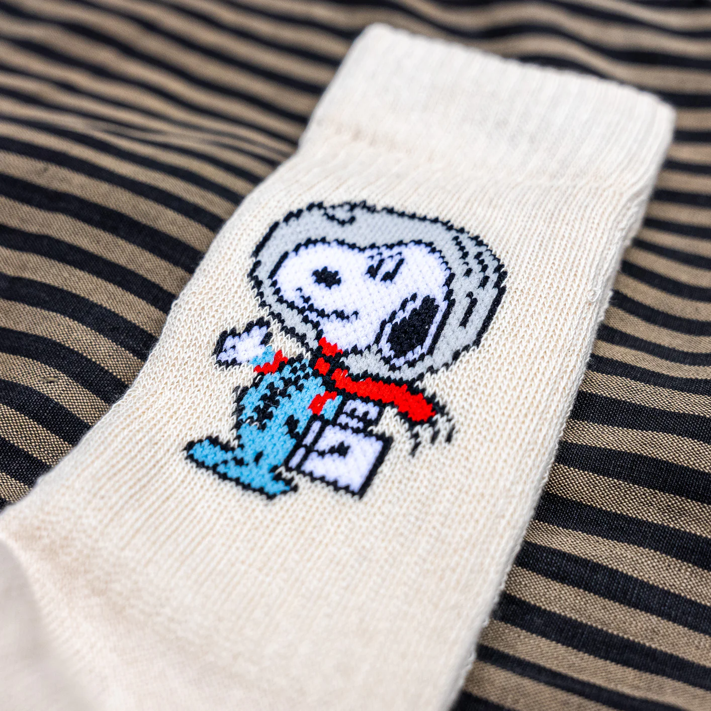 TSPTR 'Astro Snoopy' Cotton Socks – Ecru - Image 4