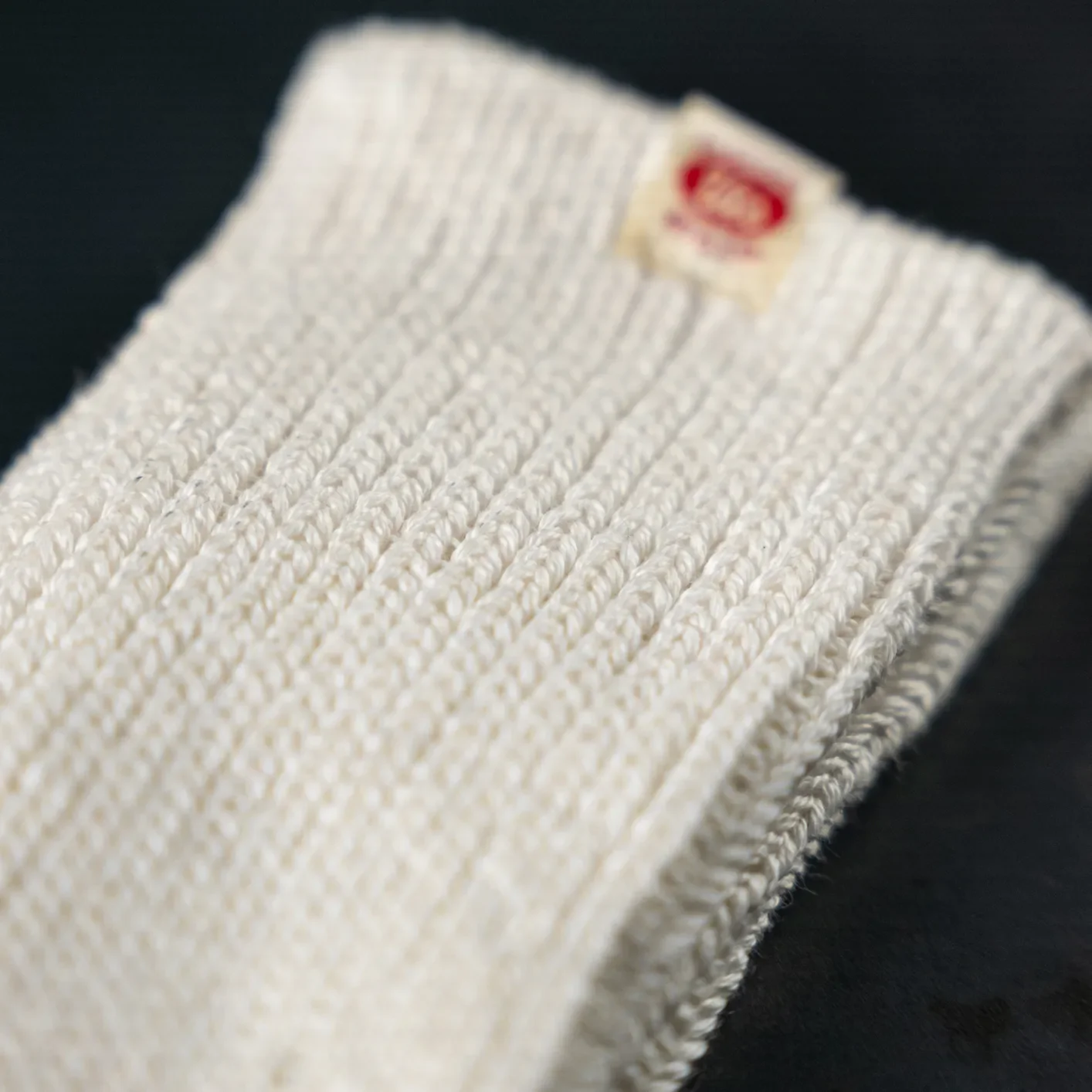 UES Air Twist Crew Socks – White - Image 2